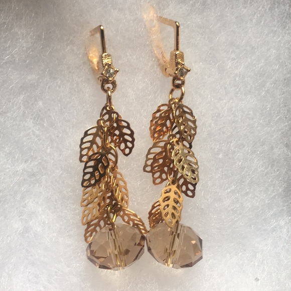 Jenavi Gold Swarovski elements Earrings - Picture 5 of 8